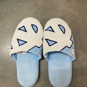 UNC slippers